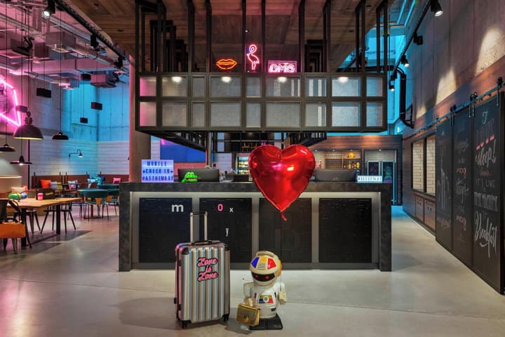 Moxy Frankfurt City Center