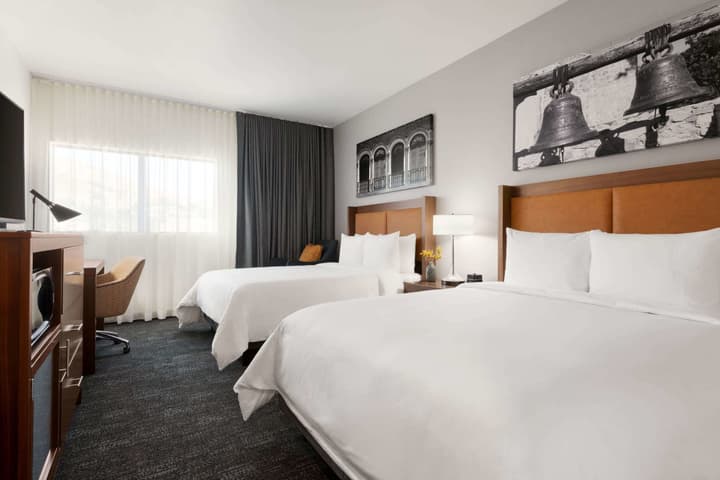 La Quinta Inn & Suites by Wyndham San Luis Obispo Downtown