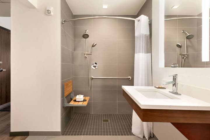 La Quinta Inn & Suites by Wyndham San Luis Obispo Downtown