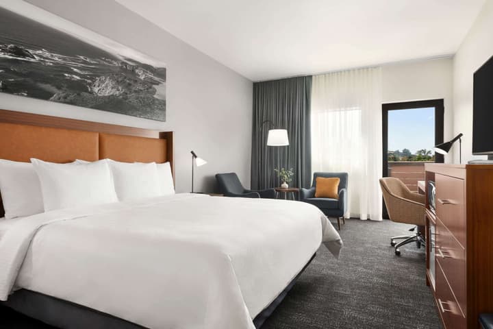 La Quinta Inn & Suites by Wyndham San Luis Obispo Downtown