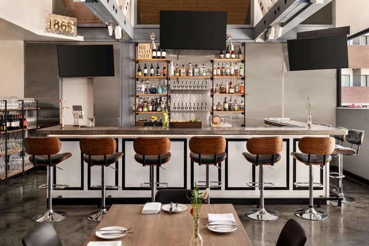 La Quinta Inn & Suites by Wyndham San Luis Obispo Downtown
