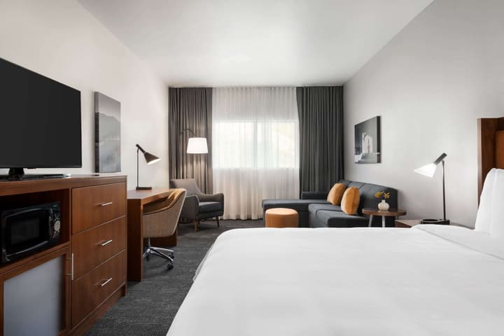 La Quinta Inn & Suites by Wyndham San Luis Obispo Downtown