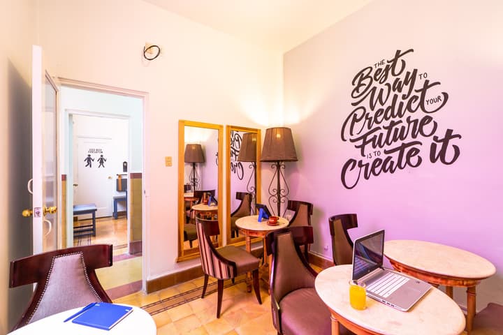 Mala Vecindad Beer Hotel