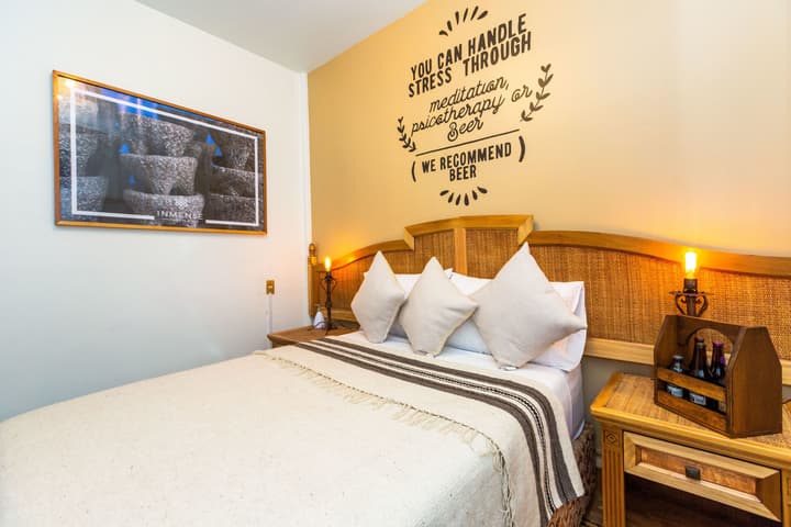 Mala Vecindad Beer Hotel