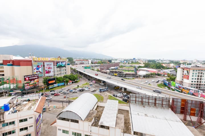 Locals ChiangMai Central Airport Plaza