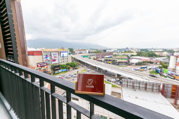 Locals ChiangMai Central Airport Plaza