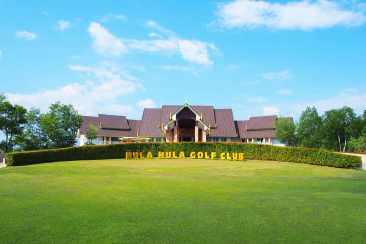 ROYAL PINEAPPLE HOTEL | A Welcome to Wealth and Good Fortune