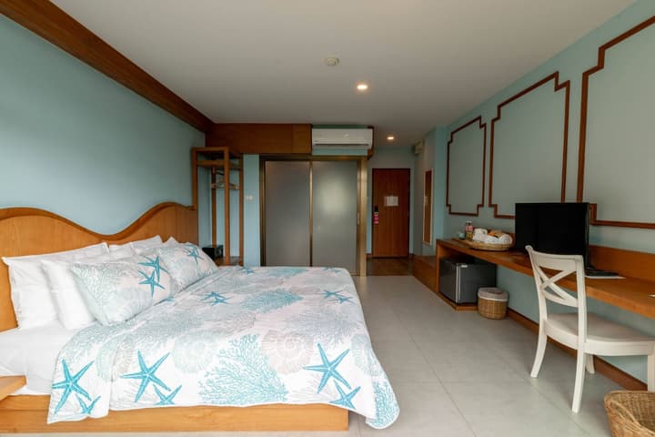 ROYAL PINEAPPLE HOTEL | A Welcome to Wealth and Good Fortune