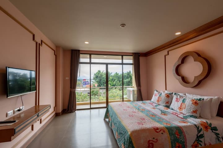 ROYAL PINEAPPLE HOTEL | A Welcome to Wealth and Good Fortune