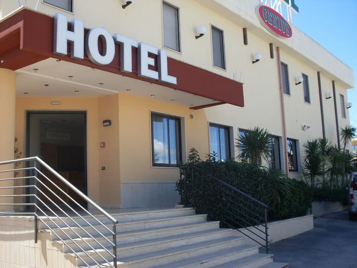 Genius Hotel