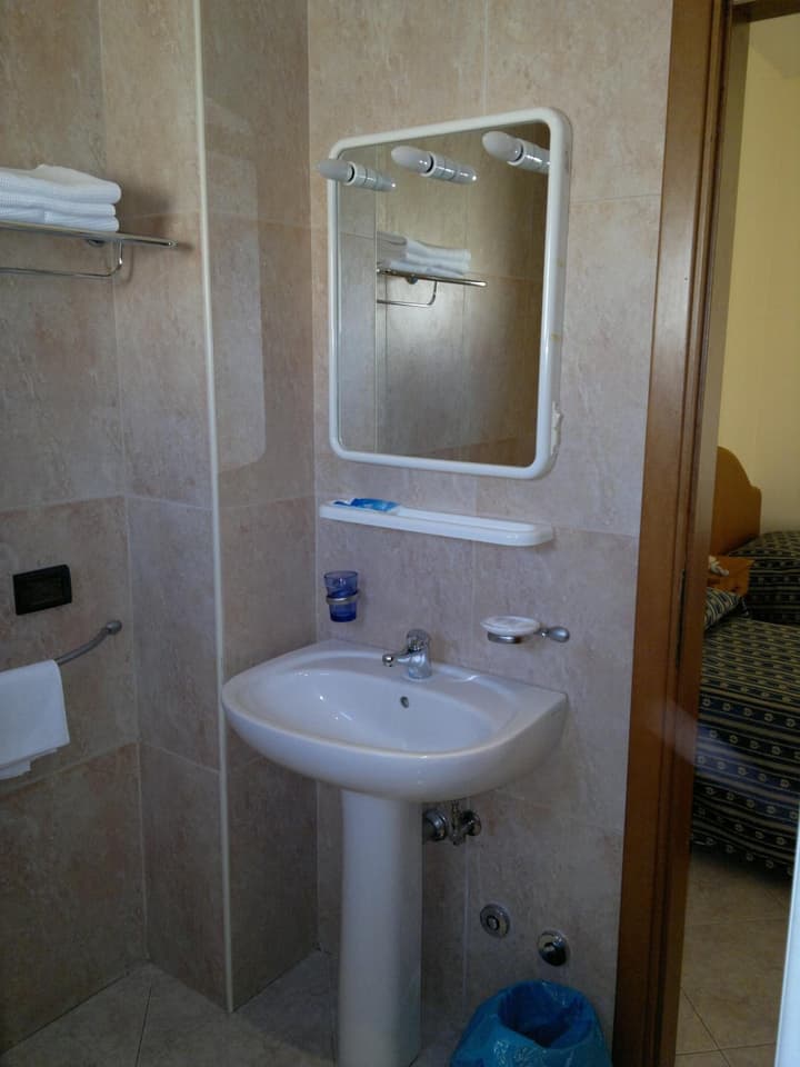 Genius Hotel