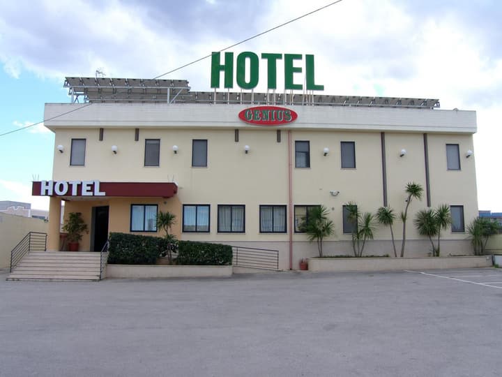 Genius Hotel