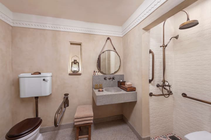 Al Seef Heritage Hotel Dubai, Curio Collection by Hilton