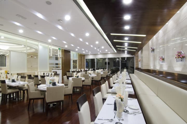 Al Murooj Grand Hotel