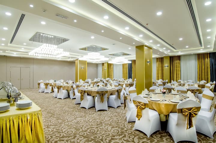 Al Murooj Grand Hotel