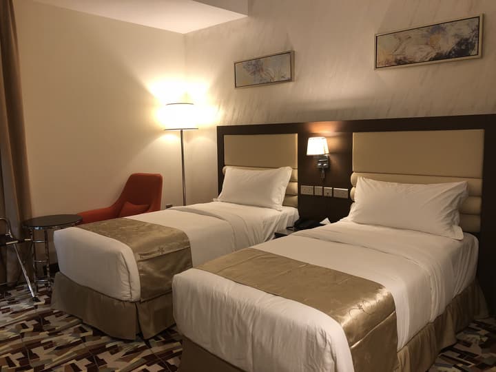Al Murooj Grand Hotel