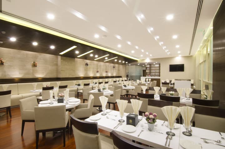 Al Murooj Grand Hotel