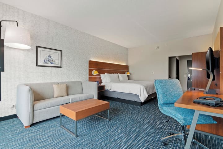 Holiday Inn Express & Suites Orlando - Lake Buena Vista by IHG