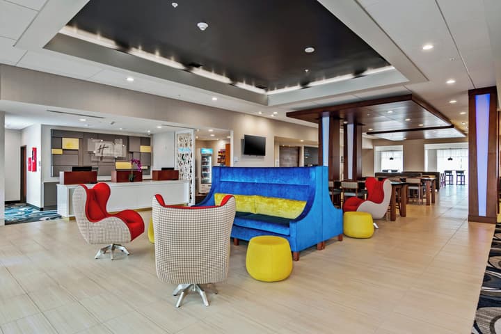 Holiday Inn Express & Suites Orlando - Lake Buena Vista by IHG