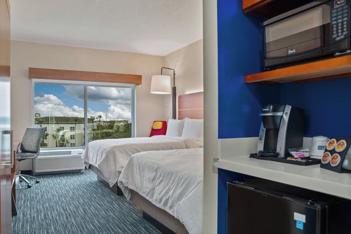 Holiday Inn Express & Suites Orlando - Lake Buena Vista by IHG