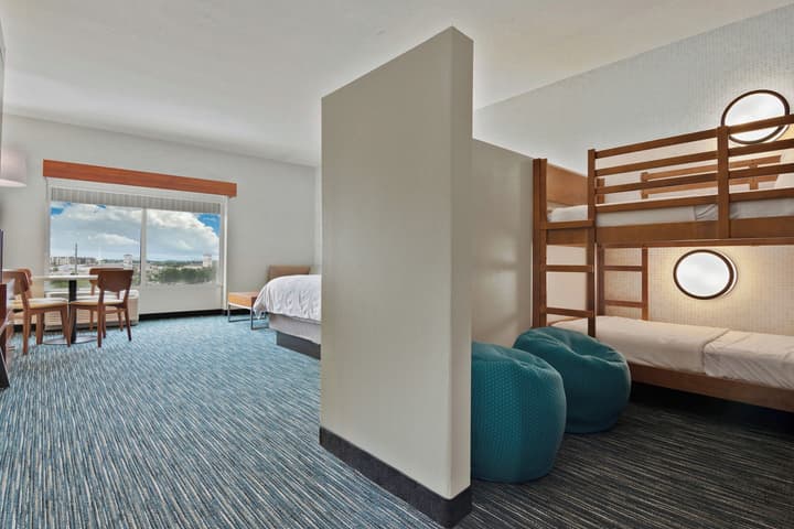 Holiday Inn Express & Suites Orlando - Lake Buena Vista by IHG