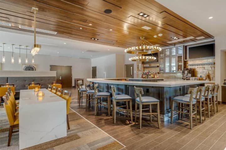 DoubleTree by Hilton Charleston Riverview