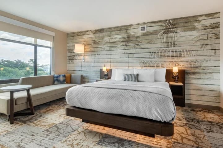 DoubleTree by Hilton Charleston Riverview