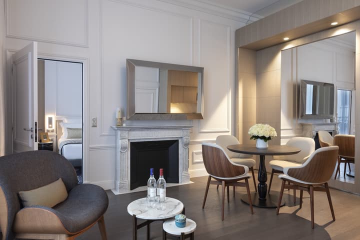 La Clef Champs-Élysées Paris by The Crest Collection