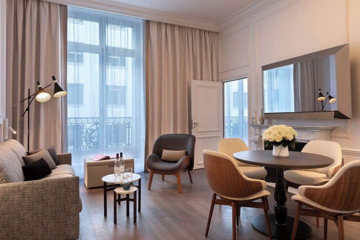 La Clef Champs-Élysées Paris by The Crest Collection