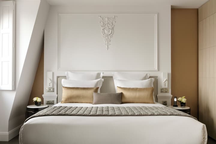 La Clef Champs-Élysées Paris by The Crest Collection