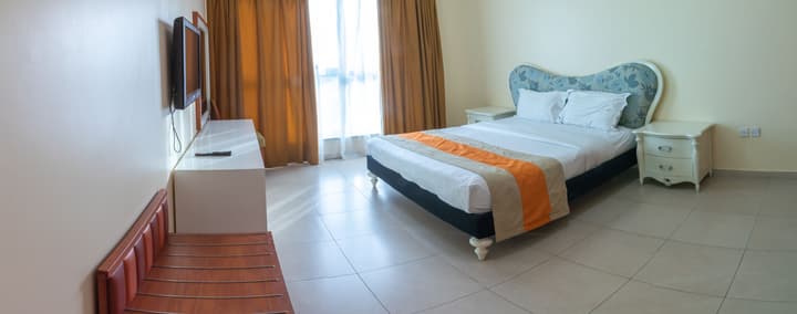 Wescott Plaza Hotel Apartment