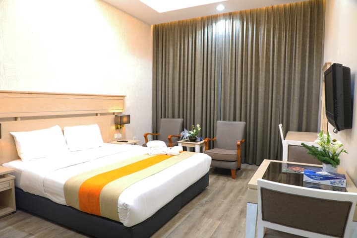 Wescott Plaza Hotel Apartment