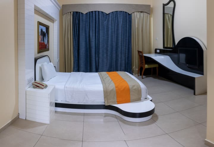Wescott Plaza Hotel Apartment