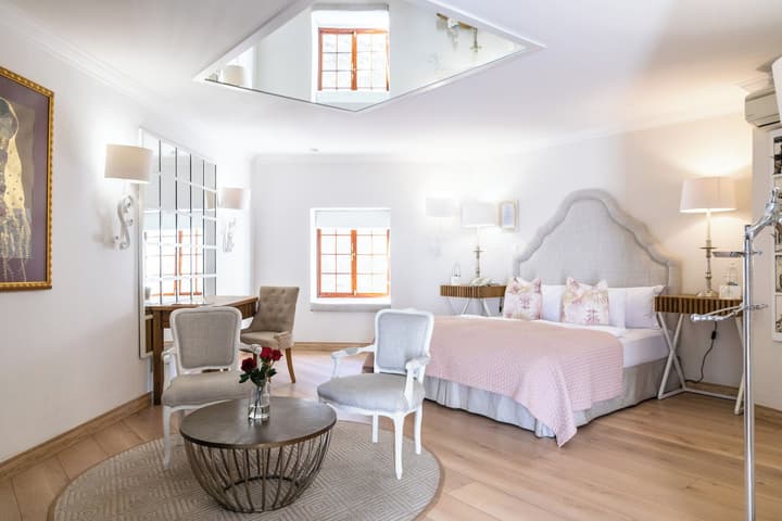 Heinitzburg Boutique Hotel