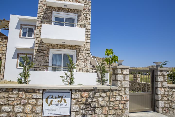 G&K Stone Suites