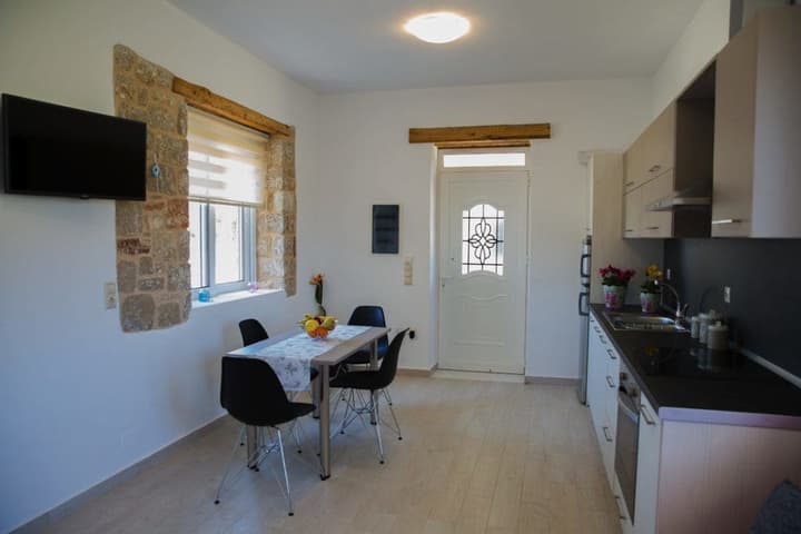 G&K Stone Suites