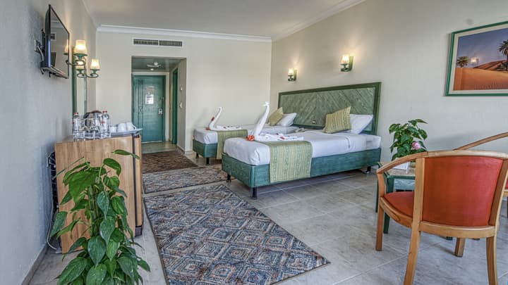 Falcon Hills Hotel