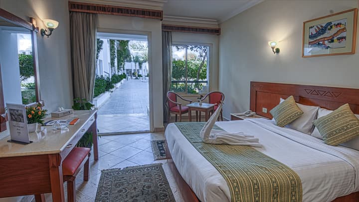 Falcon Hills Hotel
