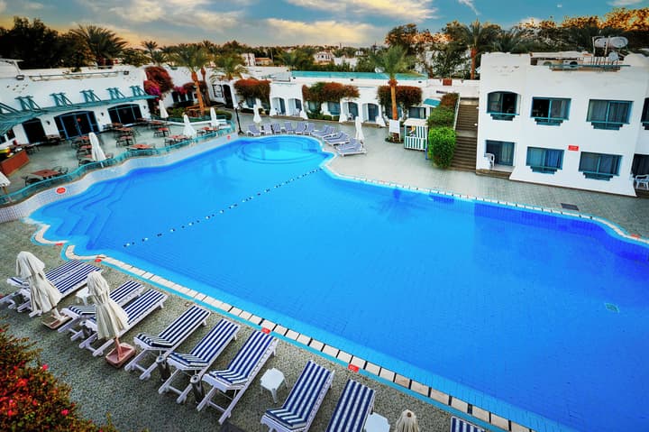 Falcon Hills Hotel