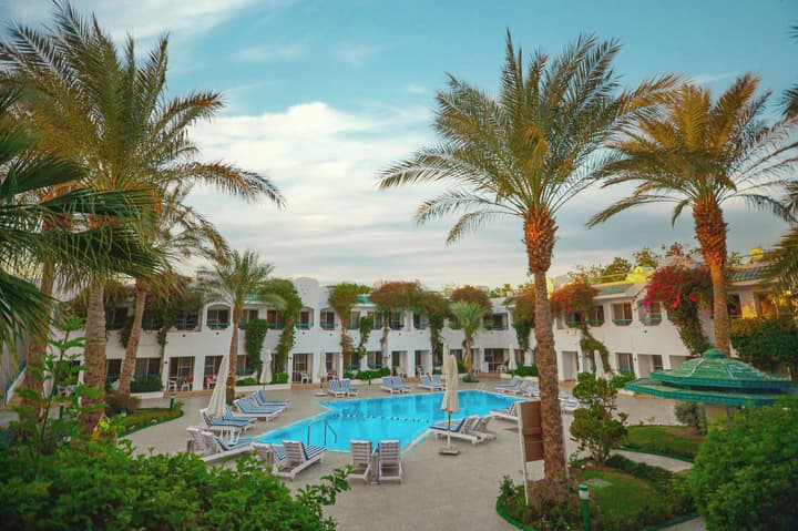 Falcon Hills Hotel