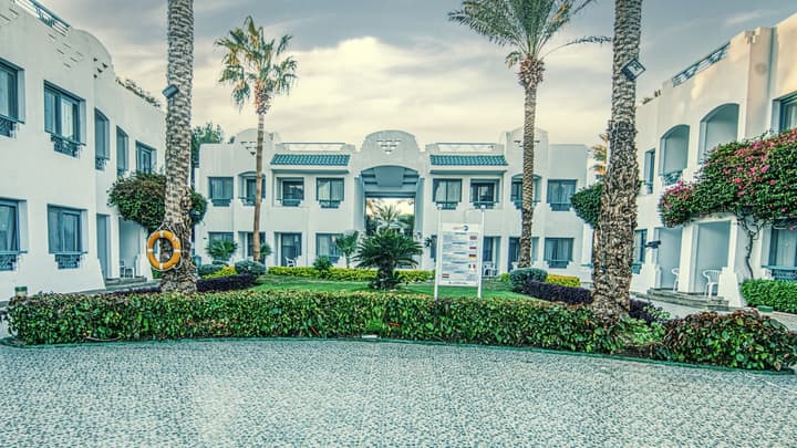 Falcon Hills Hotel