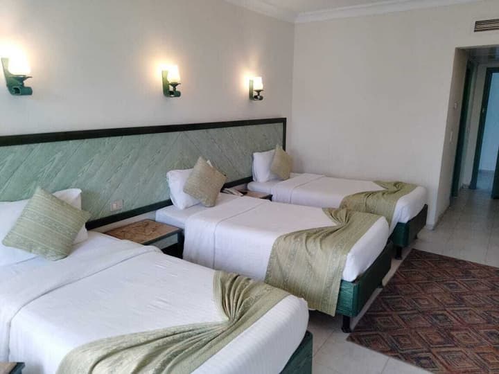 Falcon Hills Hotel