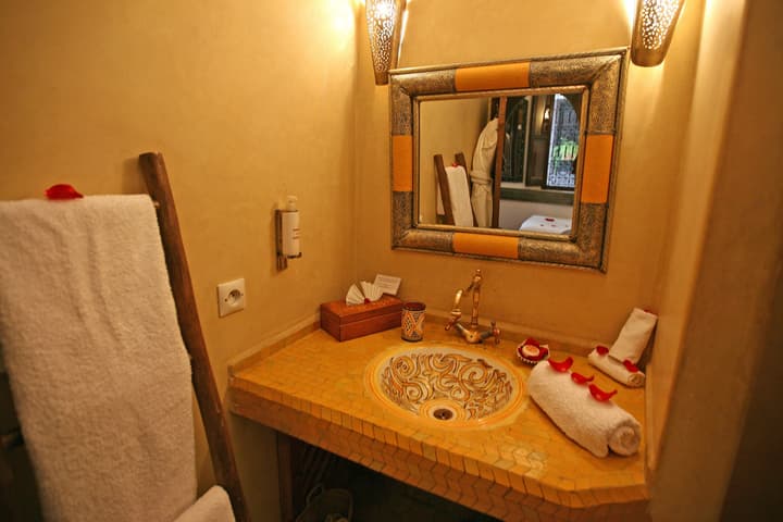 Riad La Porte Rouge By La Siredrah