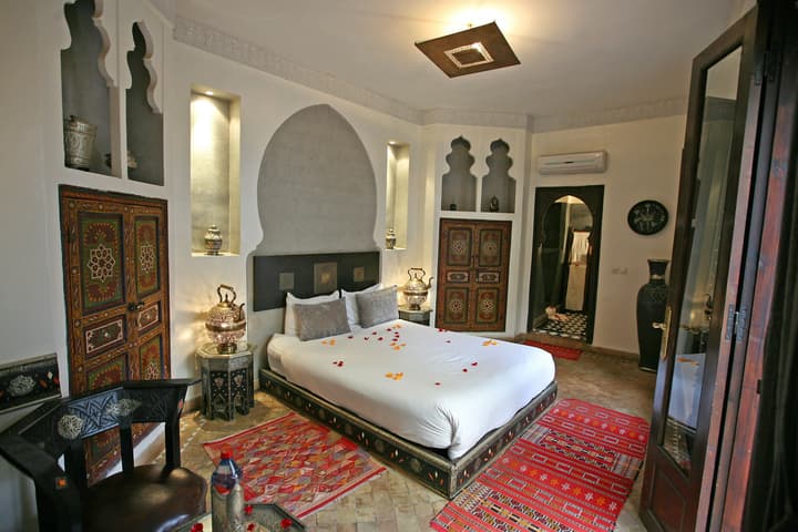 Riad La Porte Rouge By La Siredrah
