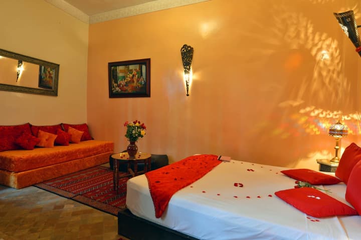 Riad La Porte Rouge By La Siredrah