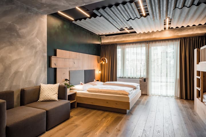 Hotel KRONE - eat, drink, stay