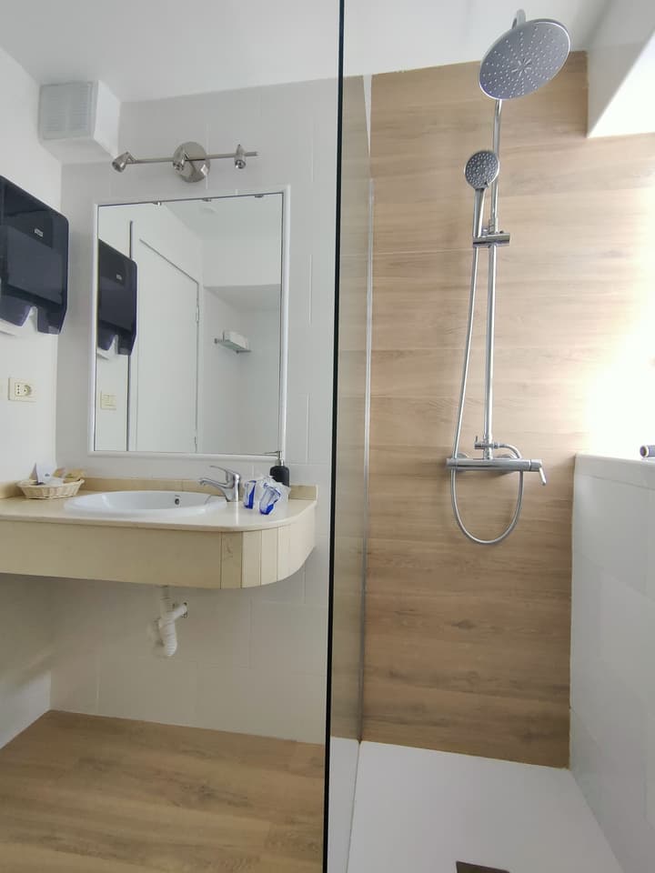Apartamentos El Paseo