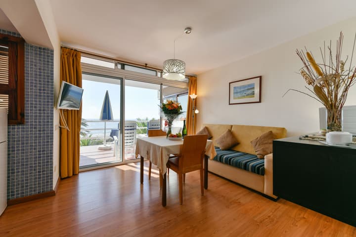 Apartamentos El Paseo