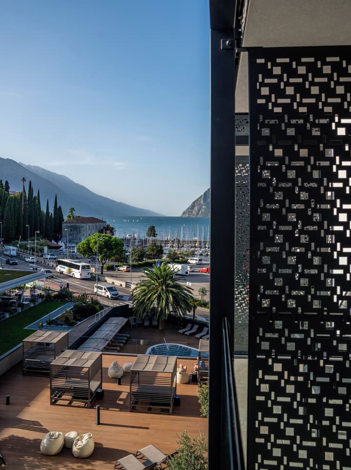 Lake Front Hotel Mirage