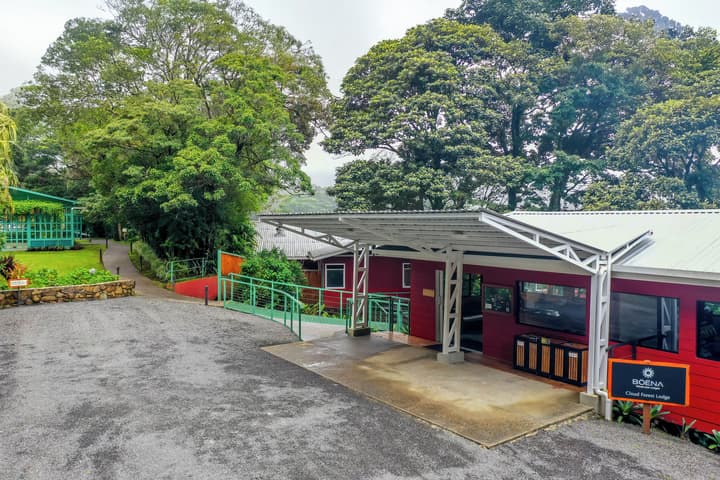 Cloud Forest Lodge
